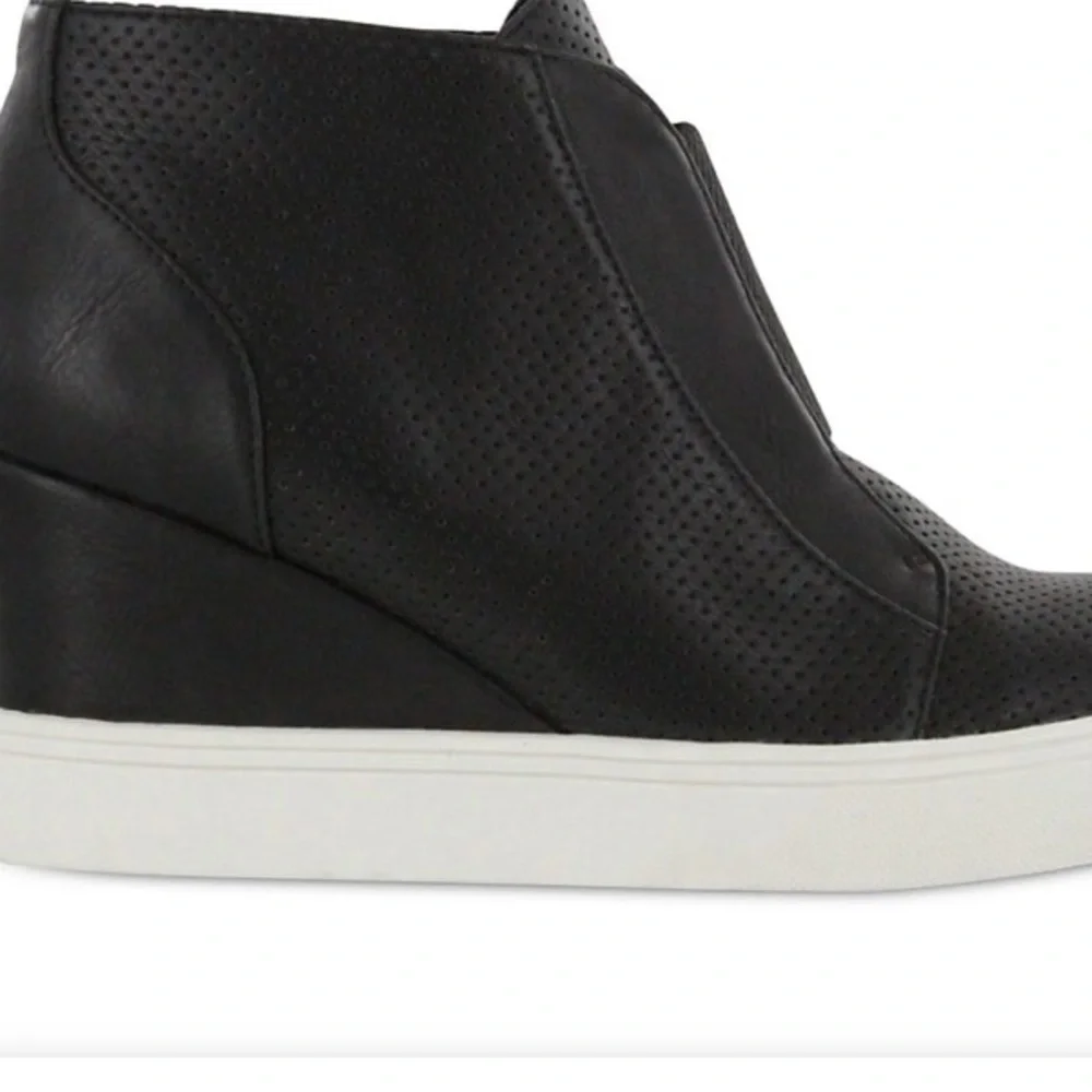 MIA LYNDSIE  Sneaker Wedge Shoes.
